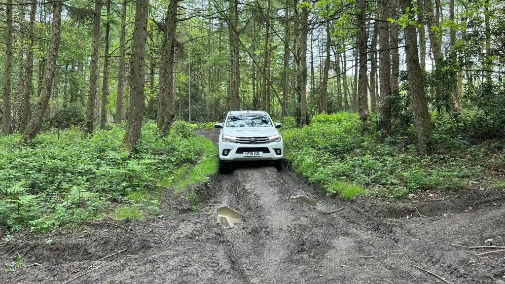 Beyond Driving and BT vehicles at 4x4 training course
