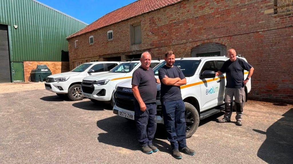     Beyond Driving instructor with Exolum delegates during nationwide Lantra 4x4 operator training programme
